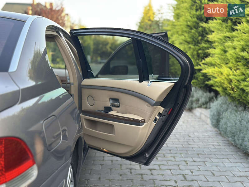 Седан BMW 7 Series 2004 в Одессе