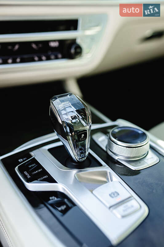 Седан BMW 7 Series 2018 в Дніпрі