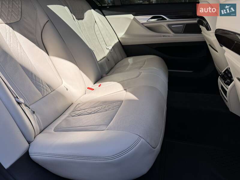 Седан BMW 7 Series 2019 в Киеве