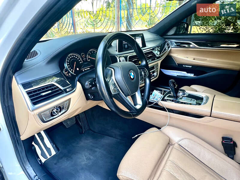 Седан BMW 7 Series 2015 в Одесі