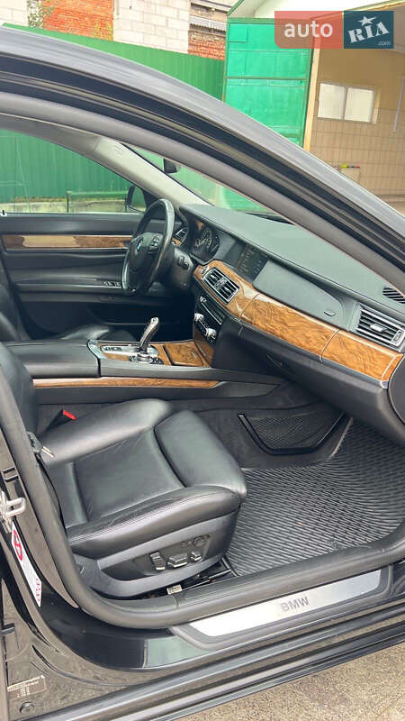 Седан BMW 7 Series 2011 в Горохове
