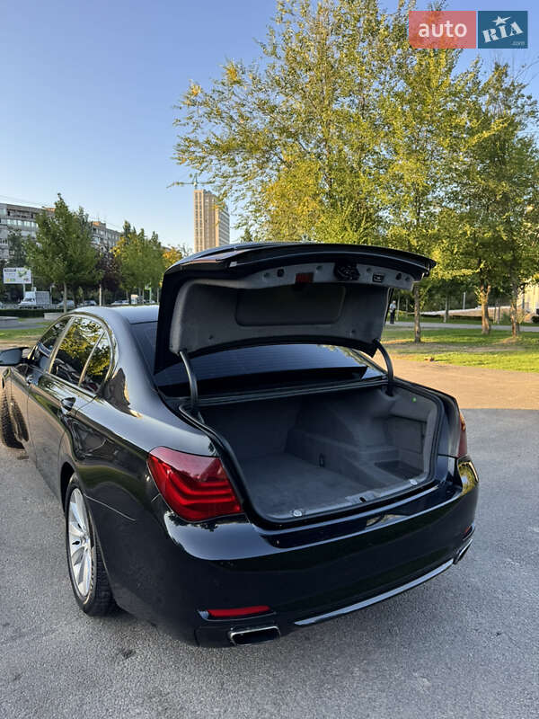 Седан BMW 7 Series 2011 в Днепре