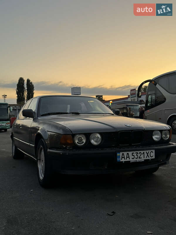 BMW 7 Series 1990