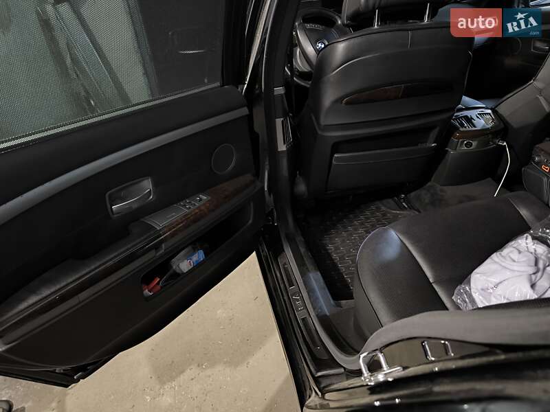 Седан BMW 7 Series 2003 в Днепре