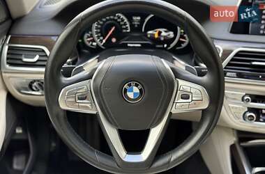 Седан BMW 7 Series 2015 в 