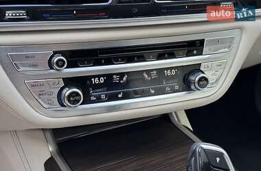 Седан BMW 7 Series 2015 в 