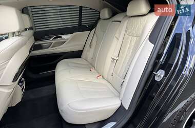 Седан BMW 7 Series 2015 в 