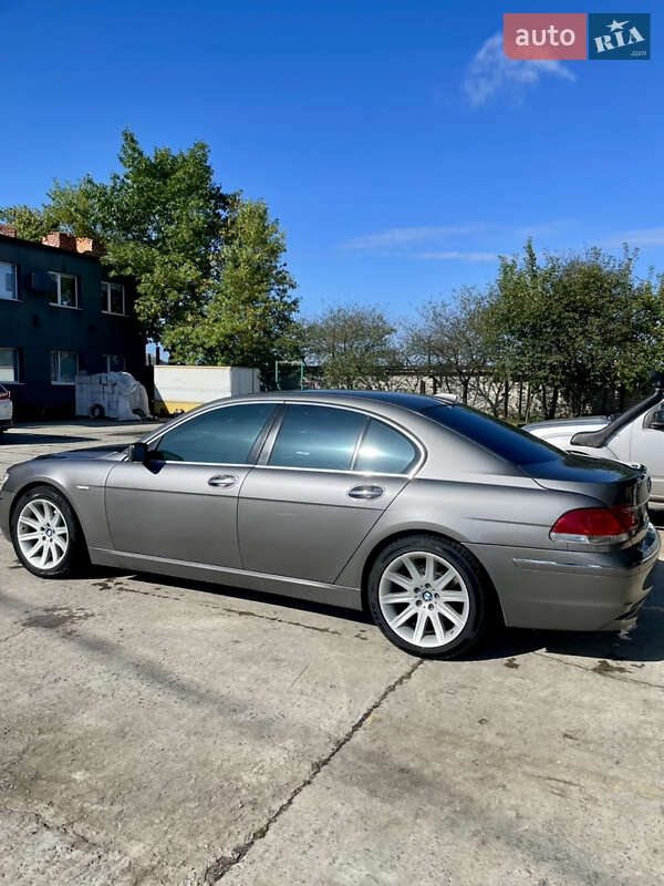 Седан BMW 7 Series 2007 в Вараші