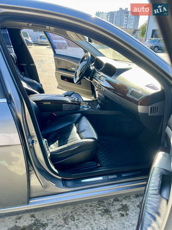 Седан BMW 7 Series 2007 в Вараші