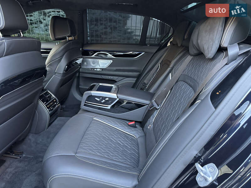 Седан BMW 7 Series 2019 в Киеве