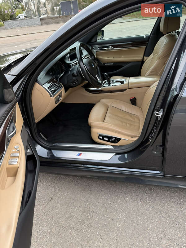 Седан BMW 7 Series 2015 в Киеве фото 19 Седан BMW 7 Series 2015 в Киеве