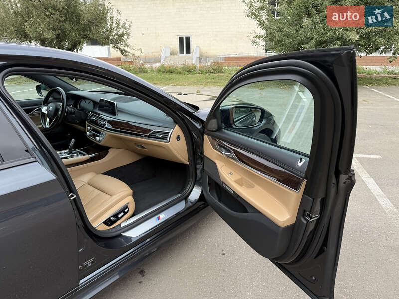 Седан BMW 7 Series 2015 в Киеве фото 23 Седан BMW 7 Series 2015 в Киеве