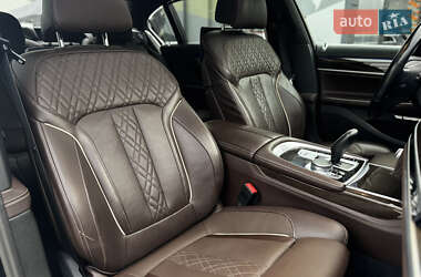 Седан BMW 7 Series 2016 в 