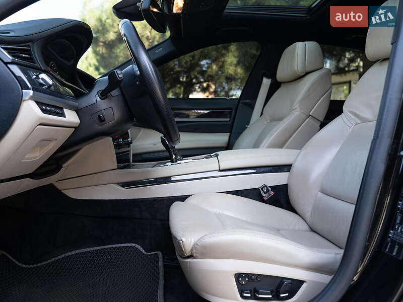 Седан BMW 7 Series 2009 в Одесі