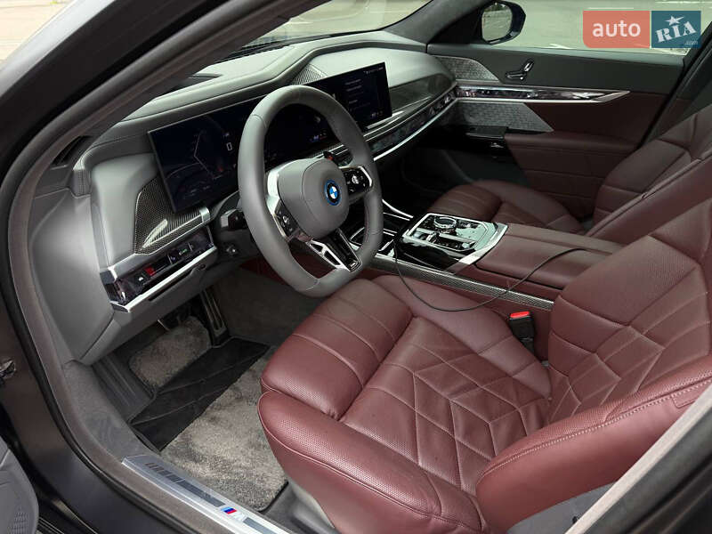 Седан BMW 7 Series 2024 в Киеве