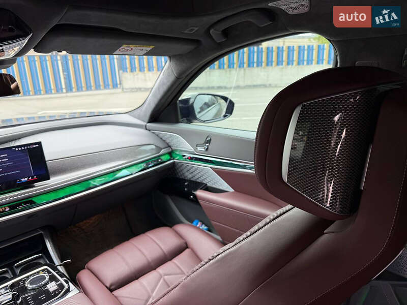 Седан BMW 7 Series 2024 в Киеве