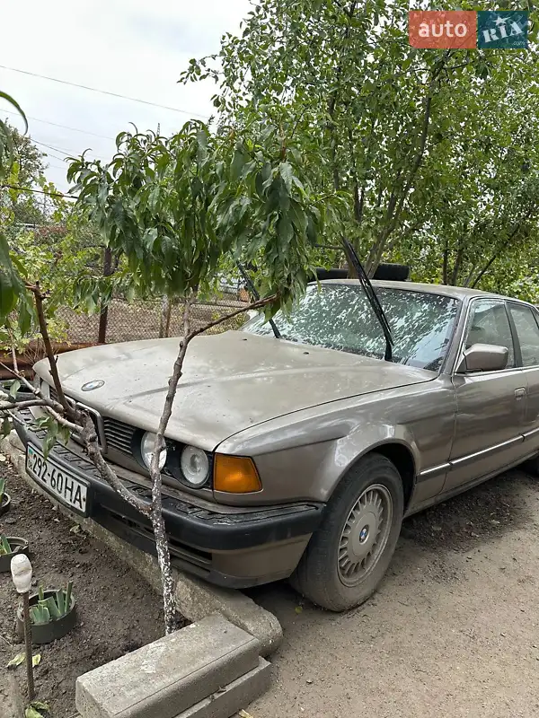 BMW 7 Series 1989