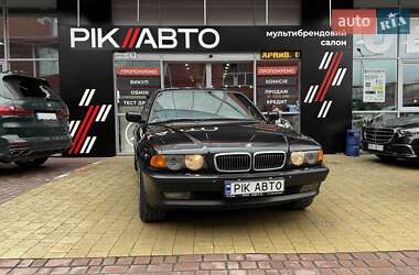 Седан BMW 7 Series 2000 в Львові
