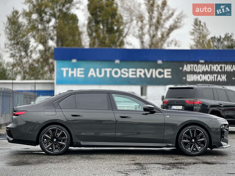 Седан BMW 7 Series 2023 в Києві фото 16 Седан BMW 7 Series 2023 в Києві