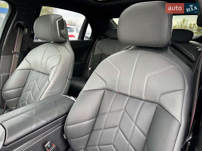 Седан BMW 7 Series 2023 в Києві фото 55 Седан BMW 7 Series 2023 в Києві