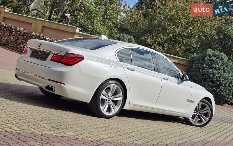 Седан BMW 7 Series 2014 в Мукачево