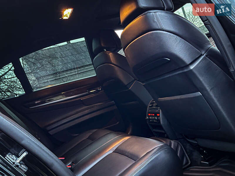 Седан BMW 7 Series 2009 в Днепре
