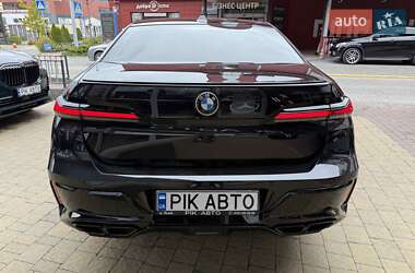 Седан BMW 7 Series 2024 в 