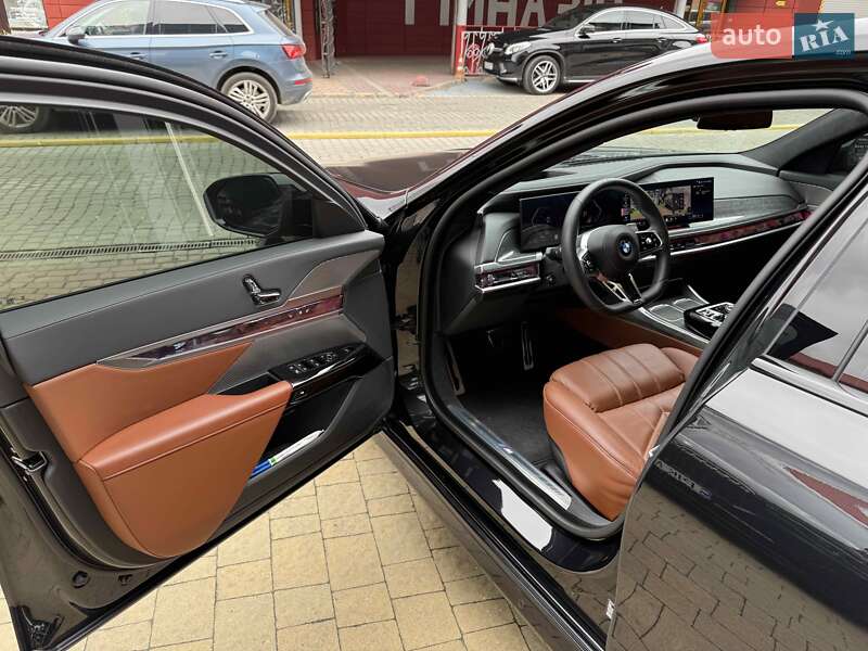 Седан BMW 7 Series 2024 в Львове
