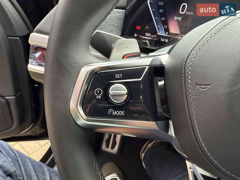 Седан BMW 7 Series 2024 в Львове