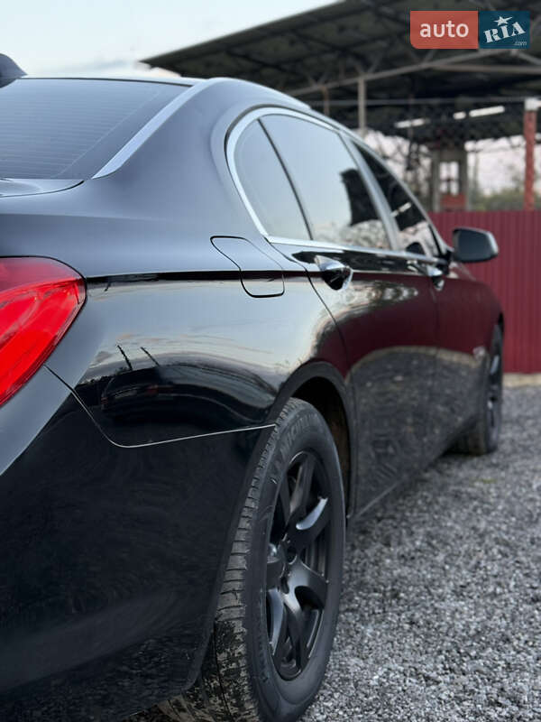 Седан BMW 7 Series 2009 в Дрогобыче