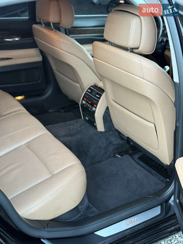 Седан BMW 7 Series 2009 в Дрогобыче