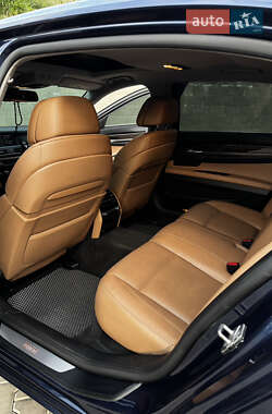 Седан BMW 7 Series 2011 в 
