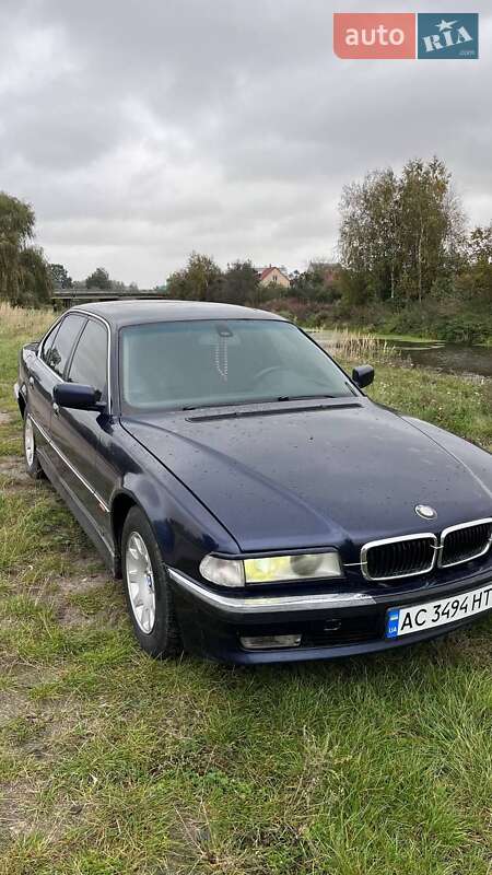 BMW 7 Series 1996