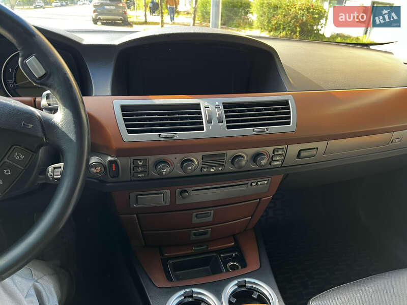 Седан BMW 7 Series 2004 в Києві