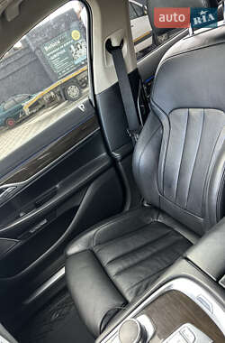 Седан BMW 7 Series 2016 в 