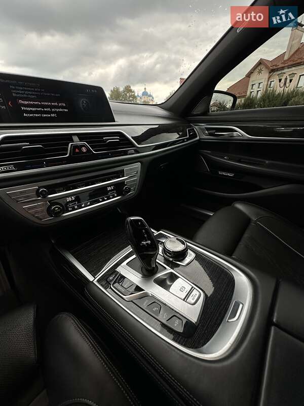 Седан BMW 7 Series 2017 в Шептицькому