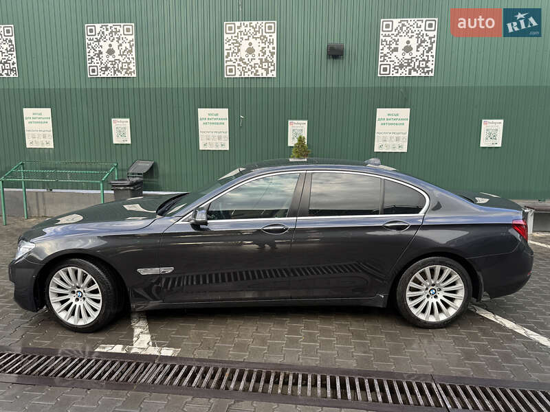 Седан BMW 7 Series 2013 в Черновцах