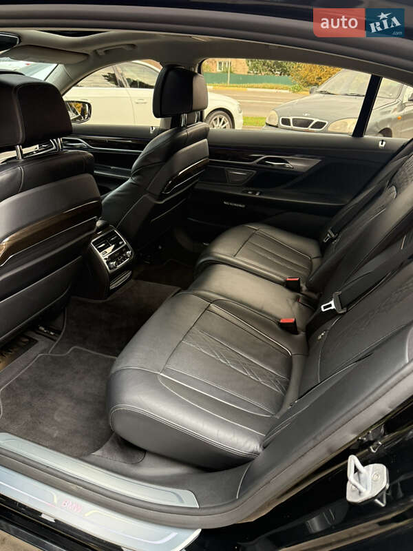 Седан BMW 7 Series 2015 в Киеве