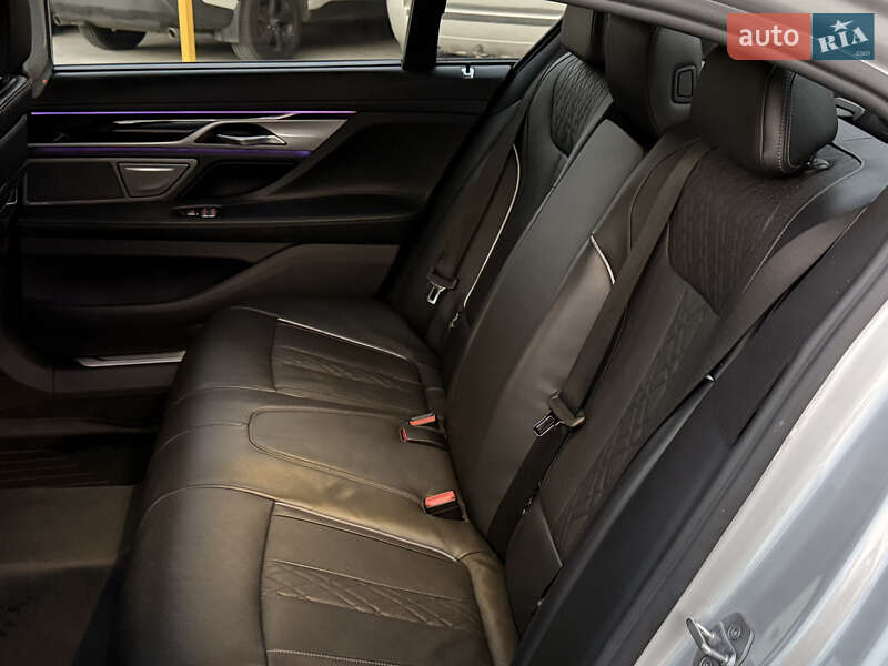 Седан BMW 7 Series 2017 в Николаеве