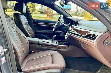 Седан BMW 7 Series 2022 в 