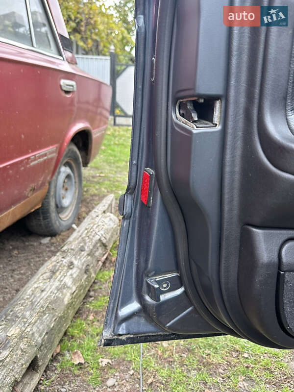 Седан BMW 7 Series 2000 в Черновцах