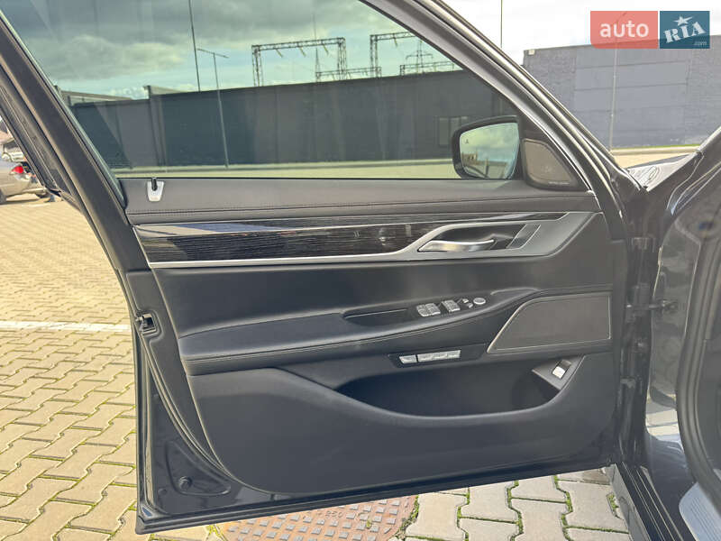 Седан BMW 7 Series 2016 в Ивано-Франковске