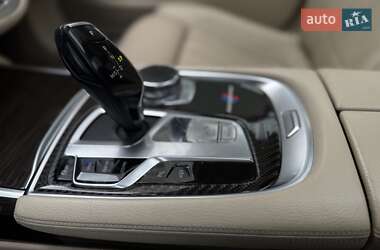 Седан BMW 7 Series 2016 в 