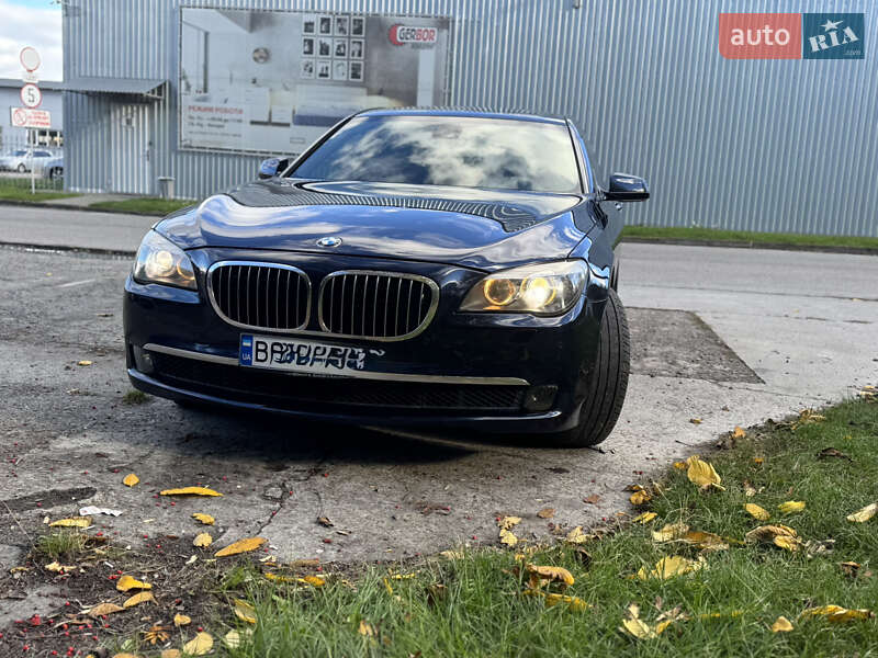Седан BMW 7 Series 2010 в Луцке