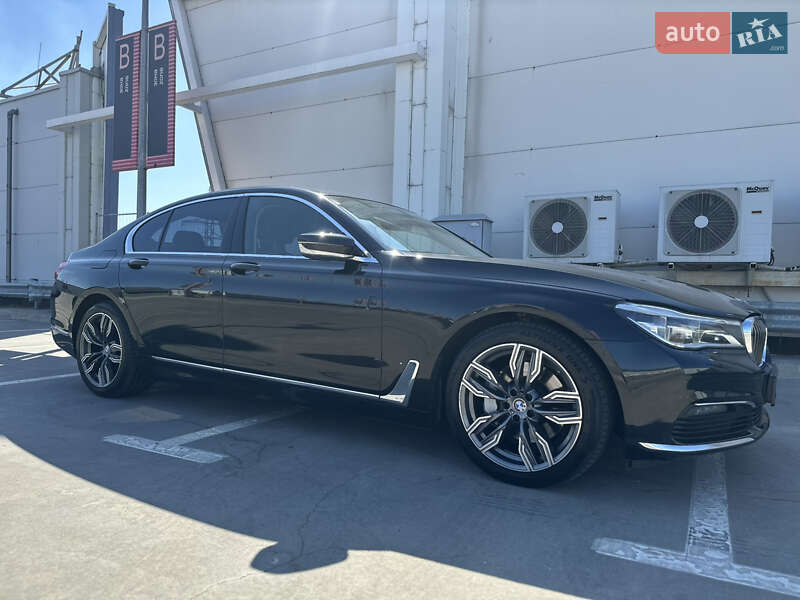 Седан BMW 7 Series 2016 в Киеве