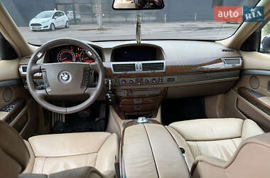 Седан BMW 7 Series 2004 в  фото 17 Седан BMW 7 Series 2004 в