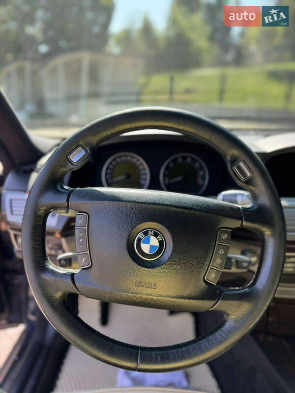 Седан BMW 7 Series 2006 в Городенке