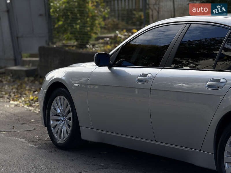 Седан BMW 7 Series 2002 в Черновцах