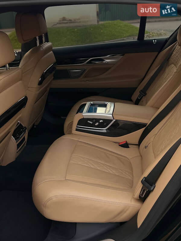 Седан BMW 7 Series 2019 в Киеве фото 10 Седан BMW 7 Series 2019 в Киеве
