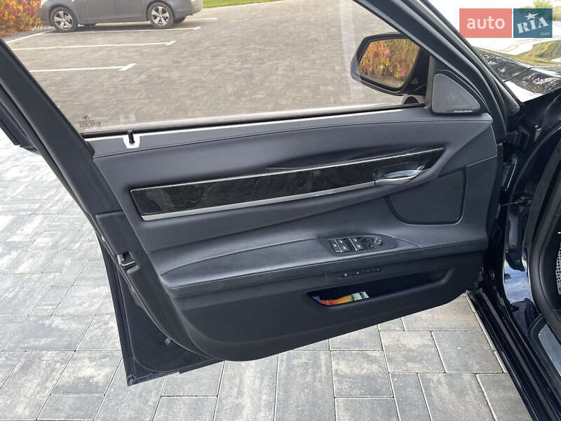 Седан BMW 7 Series 2013 в Луцке